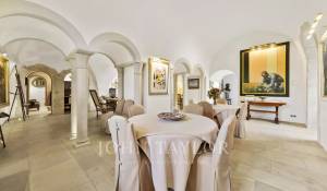 Verkauf Schloß Joucas