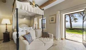 Verkauf Schloß Joucas