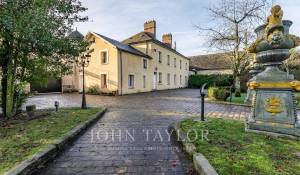 Verkauf Schloß Provins